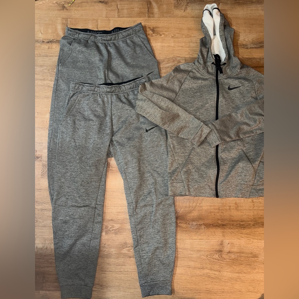 Nike Sweatpants (2) and sweatshirt